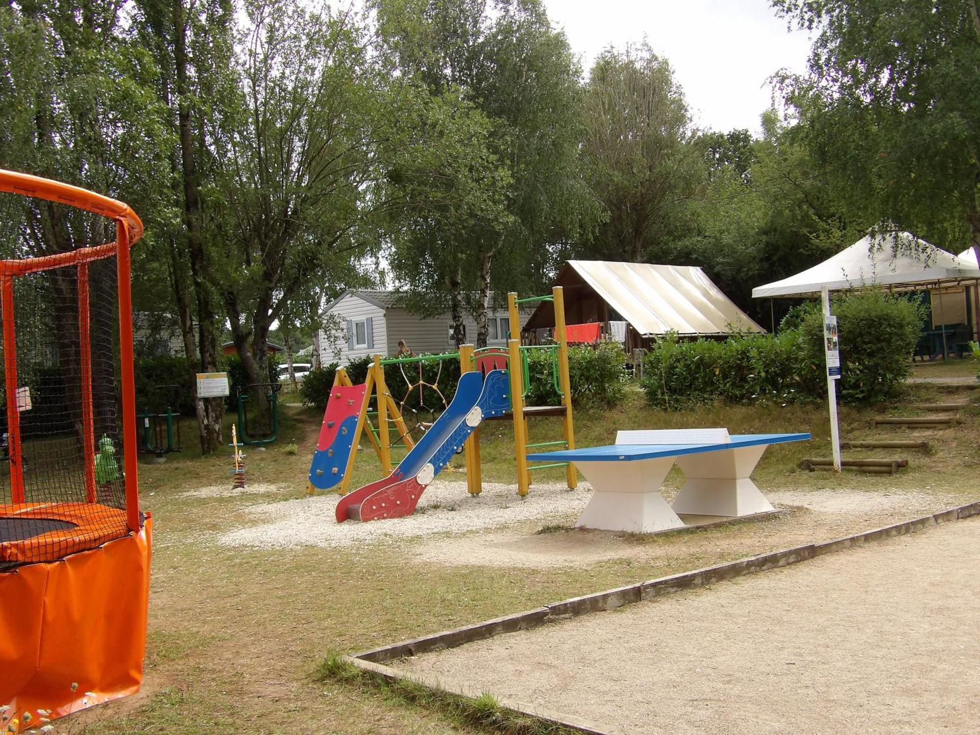Camping Smile & Braudieres Mézières-sous-Lavardin Zewnętrze zdjęcie