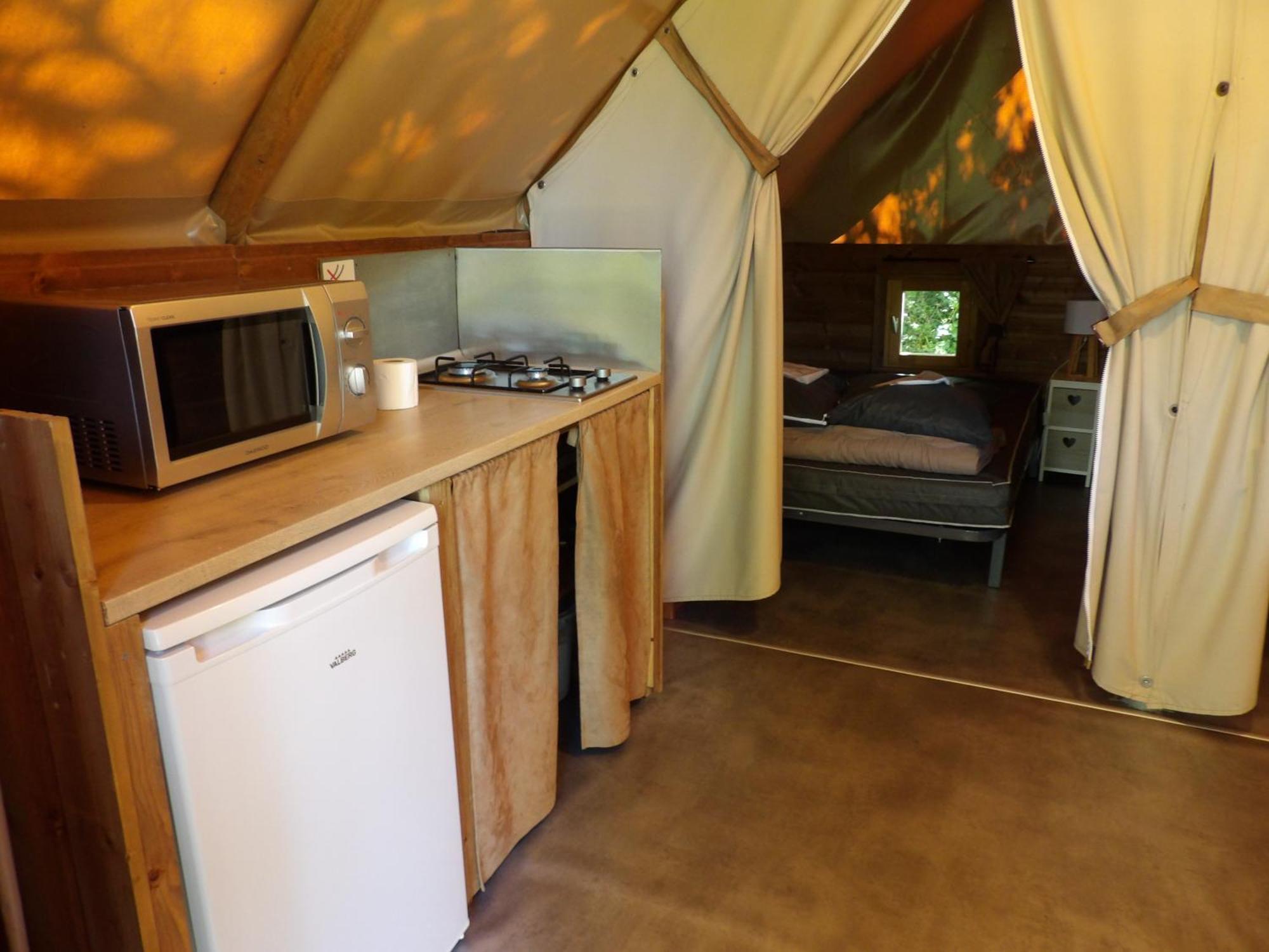 Camping Smile & Braudieres Mézières-sous-Lavardin Zewnętrze zdjęcie