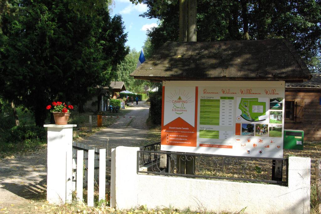 Camping Smile & Braudieres Mézières-sous-Lavardin Zewnętrze zdjęcie
